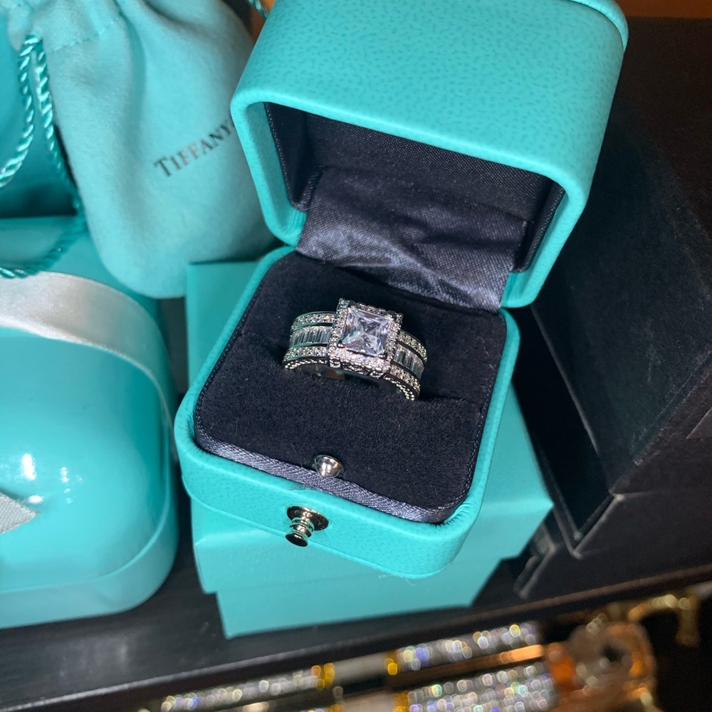 Gorgeous diamond look ring.